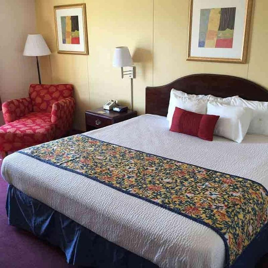 Astoria Hotel Danville West Ngoại thất bức ảnh