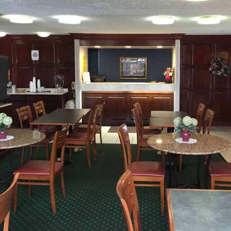 Astoria Hotel Danville West Ngoại thất bức ảnh