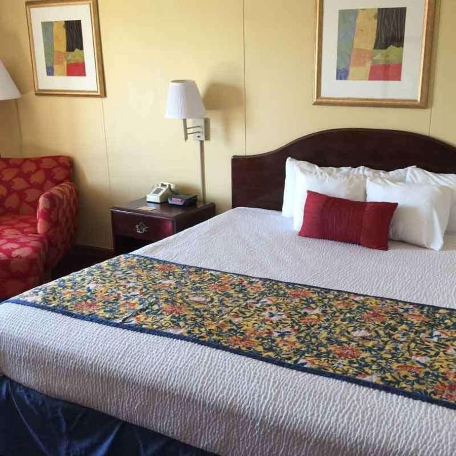 Astoria Hotel Danville West Ngoại thất bức ảnh