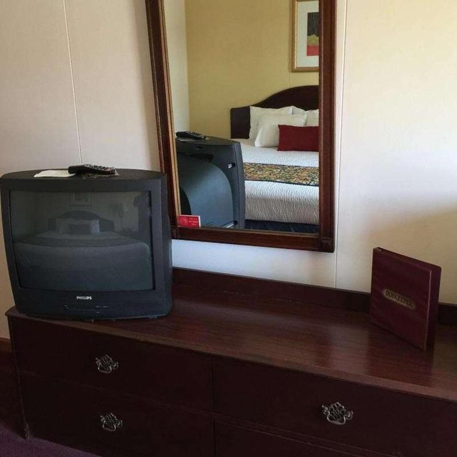 Astoria Hotel Danville West Ngoại thất bức ảnh