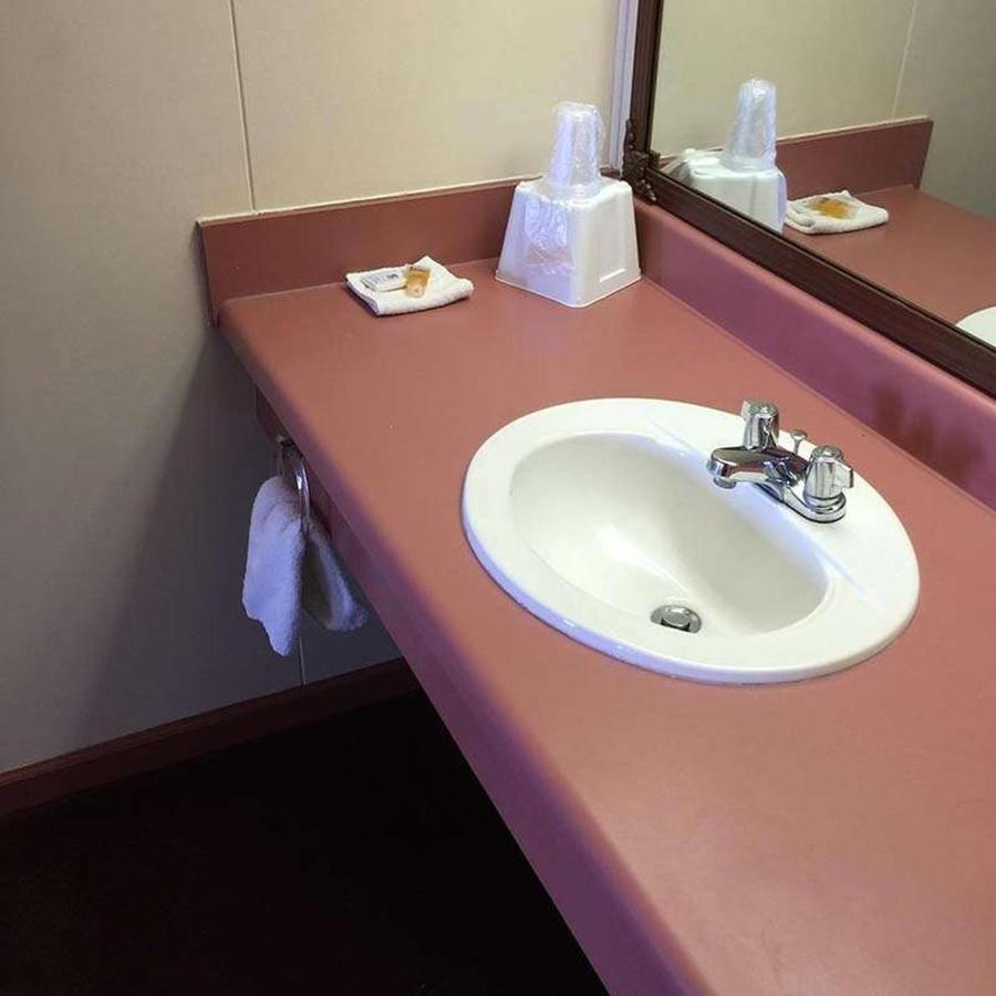 Astoria Hotel Danville West Ngoại thất bức ảnh